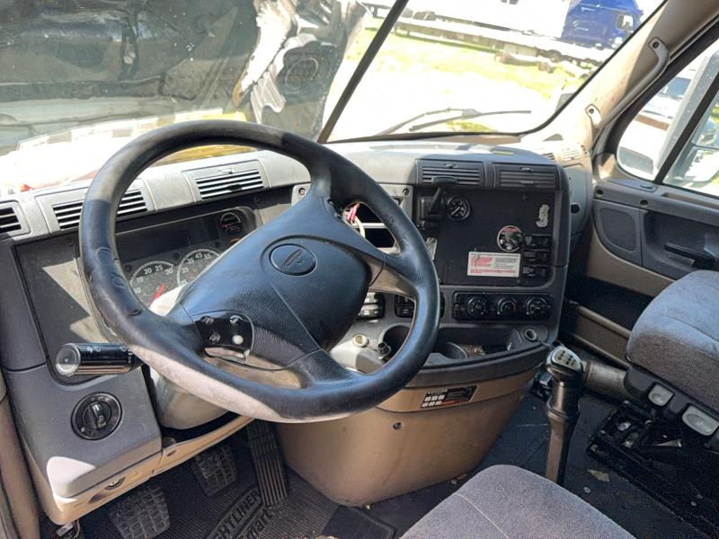 2017 Freightliner All other VIN 3AKJGLDR9HSJF4574 COPART salvage auction — MECHANICAL, CZ, sold $2,050 on 2026-07-30 (photo 9)