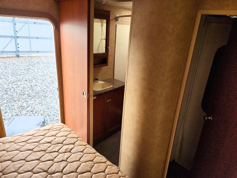 2013 Dutchmen All models VIN 47CTCLP26DM449452 COPART salvage auction — HAIL, CT, sold $3,900 on 2026-07-21 (photo 5)
