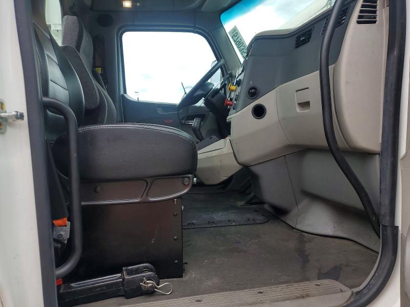 2018 Peterbilt All other VIN 1XPBA48XXJD478322 COPART salvage auction — NORMAL WEAR, IN - CERTIFICATE OF TITLE, sold $5,000 on 2026-07-29 (photo 5)