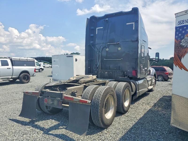 2014 Kenworth All other VIN 1XKYD49X3EJ392363 COPART salvage auction — NORMAL WEAR, CZ, sold $18,100 on 2026-07-14 (photo 4)