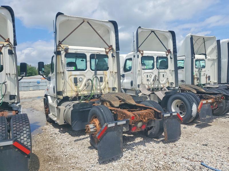 2016 Freightliner All other VIN 3AKBGADV3GSHB2460 COPART salvage auction — MINOR DENT/SCRATCHES, CT, sold $725 on 2026-07-30 (photo 3)