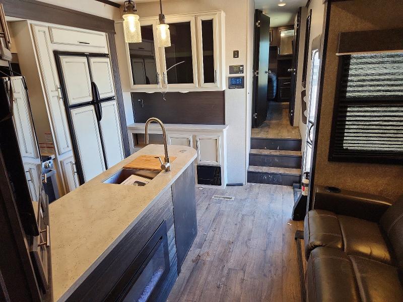 2020 Jayco Talon403t VIN 1UJCJSBV8L18G0110 COPART salvage auction — SIDE, BS, sold $36,500 on 2026-07-23 (photo 5)