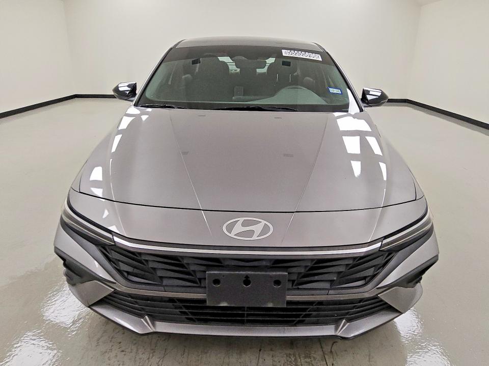 2024 Hyundai Elantra VIN KMHLL4DG5RU850498 COPART salvage auction — MINOR DENT/SCRATCHES, Tx - Certificate Of Title, sold $13,500 on 2026-07-09 (photo 5)