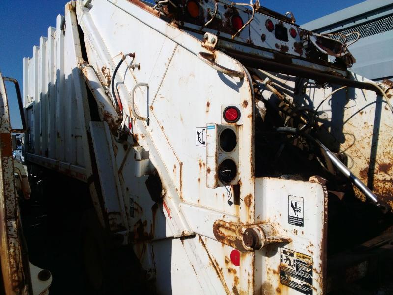 2001 Freightliner All other VIN 1FVABXBS41HJ95243 COPART salvage auction — STRIPPED, FL - CERTIFICATE OF DESTRUCTION (P), sold $225 on 2026-07-09 (photo 3)