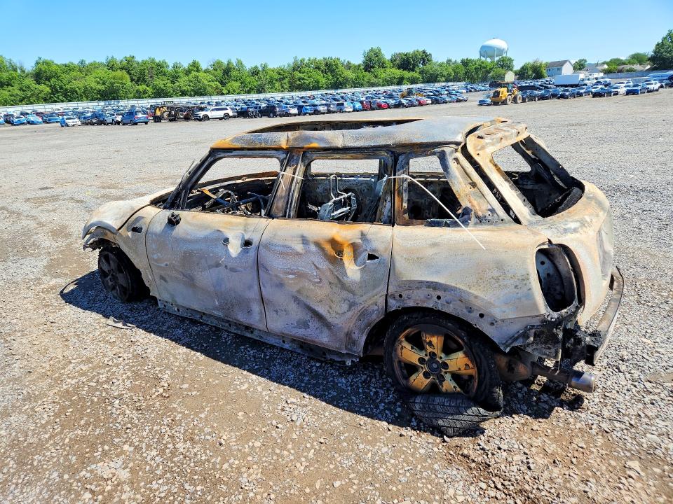 2015 Mini Cooper VIN WMWXS5C53FT833339 COPART salvage auction — BURN, SC, sold $350 on 2026-08-04 (photo 2)