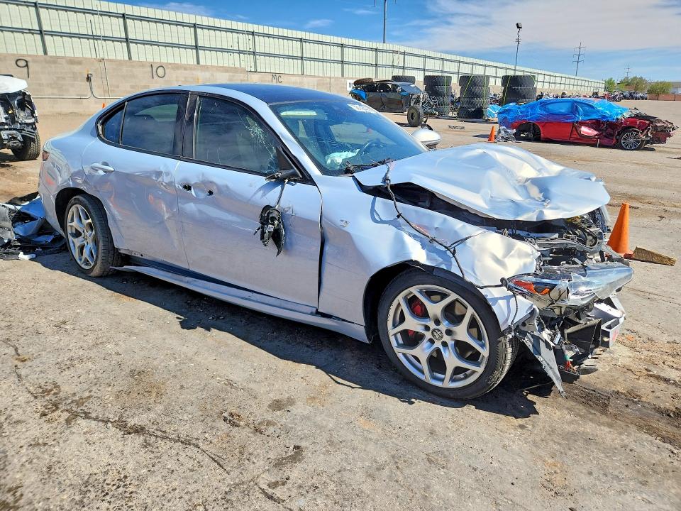 2022 Alfa romeo Giulia VIN ZARFANBN4N7666859 COPART salvage auction — FRONT END, Nm - Cert Of Title-Salvage, sold $250 on 2026-08-03 (photo 4)