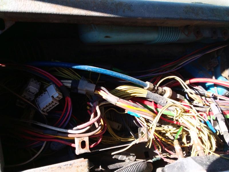 2001 Freightliner All other VIN 1FVABXBS41HJ95243 COPART salvage auction — STRIPPED, FL - CERTIFICATE OF DESTRUCTION (P), sold $225 on 2026-07-09 (photo 8)
