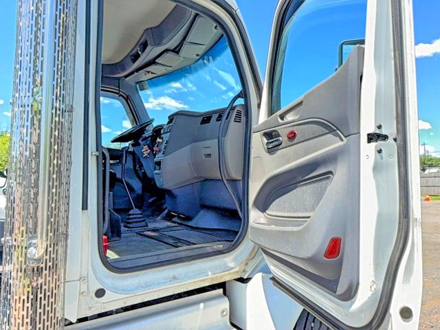 2014 Peterbilt All other VIN 1XPBDP9X3ED250479 COPART salvage auction — NORMAL WEAR, CT, sold $7,900 on 2026-07-14 (photo 9)