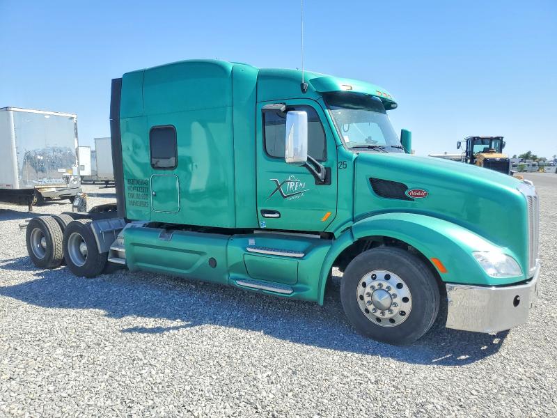2017 Peterbilt All models VIN 1XPBD49X1HD369683 — COPART salvage auction photo
