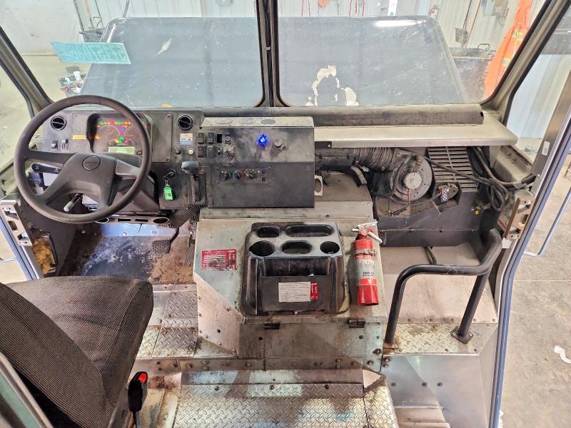 2020 Freightliner All other VIN 4UZAC2EA1LCLZ6821 COPART salvage auction — MINOR DENT/SCRATCHES, WI - CERTIFICATE OF TITLE, sold $13,000 on 2026-08-11 (photo 8)