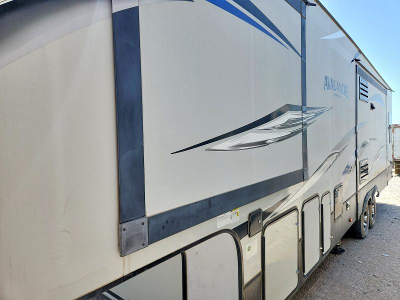 2018 Keystone rv Avalanche VIN 4YDF32024JE760495 COPART salvage auction — WATER/FLOOD, FS, sold $9,899 on 2026-08-15 (photo 9)