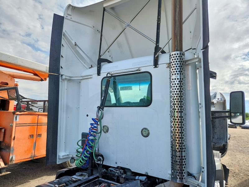 2016 Kenworth All other VIN 1XKYA48X9GJ496711 COPART salvage auction — MINOR DENT/SCRATCHES, IN - CERTIFICATE OF TITLE, sold $5,100 on 2026-07-07 (photo 6)