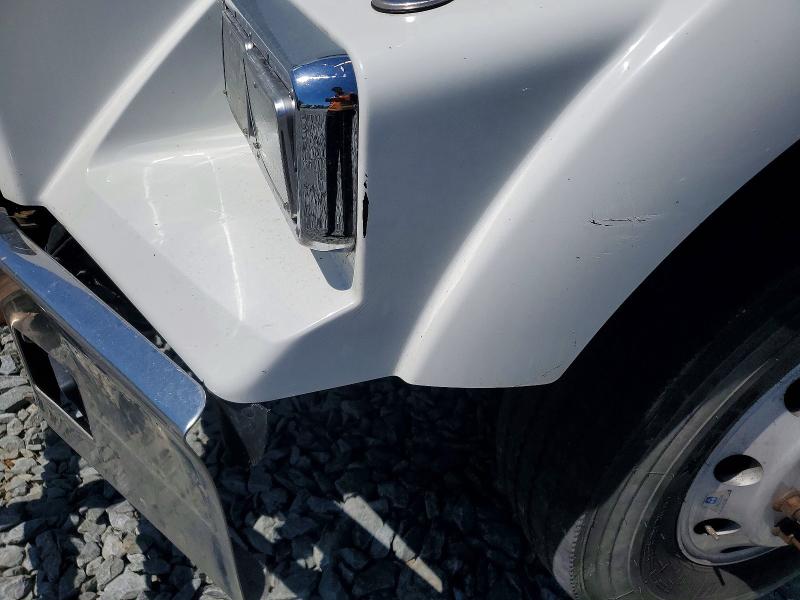 2019 Kenworth All other VIN 1XKDDP9X1KJ299451 COPART salvage auction — MINOR DENT/SCRATCHES, NC - CERTIFICATE OF TITLE (P), sold $11,300 on 2026-07-21 (photo 9)