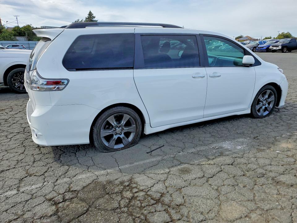 2016 Toyota Sienna VIN 5TDXK3DCXGS764461 COPART salvage auction — NORMAL WEAR, Ca - Salvage Certificate, sold $11,800 on 2026-07-24 (photo 3)
