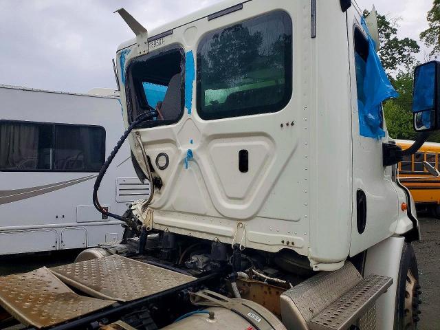 2018 Frht All models VIN 3AKBGADV1JDJU2441 COPART salvage auction — SIDE, SC, sold $1,000 on 2026-07-28 (photo 5)