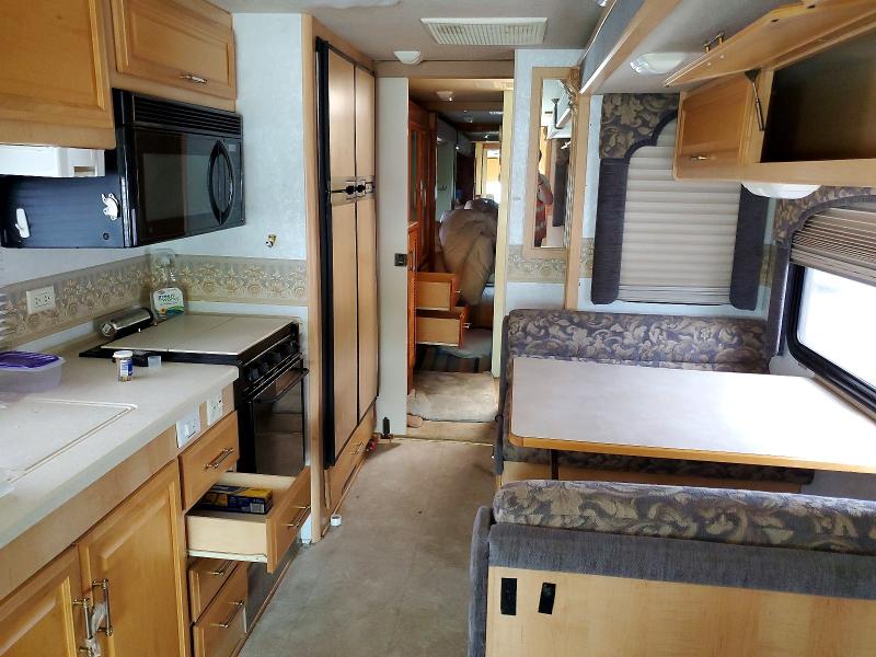 2002 Fleetwood rv All other VIN 4UZAAHBV32CK19945 COPART salvage auction — NORMAL WEAR, VA - CERTIFICATE OF TITLE, sold $225 on 2026-08-03 (photo 6)