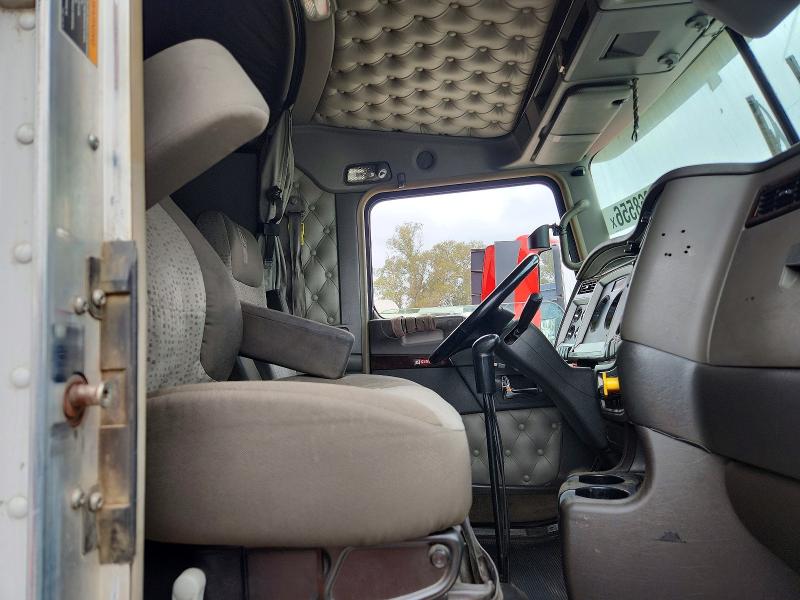 2018 Kenworth All other VIN 1XKAD49X6JJ147164 COPART salvage auction — NORMAL WEAR, CT, sold $16,200 on 2026-07-21 (photo 6)