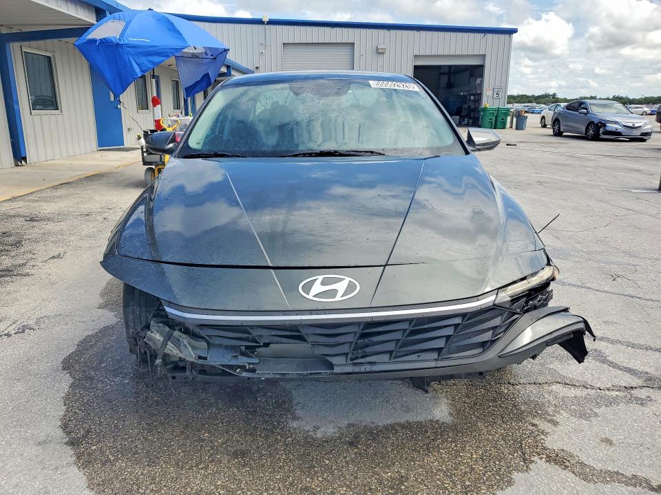 2025 Hyundai Elantra VIN KMHLL4DG5SU050760 COPART salvage auction — FRONT END, Fl - Certificate Of Title, sold $6,200 on 2026-07-07 (photo 5)