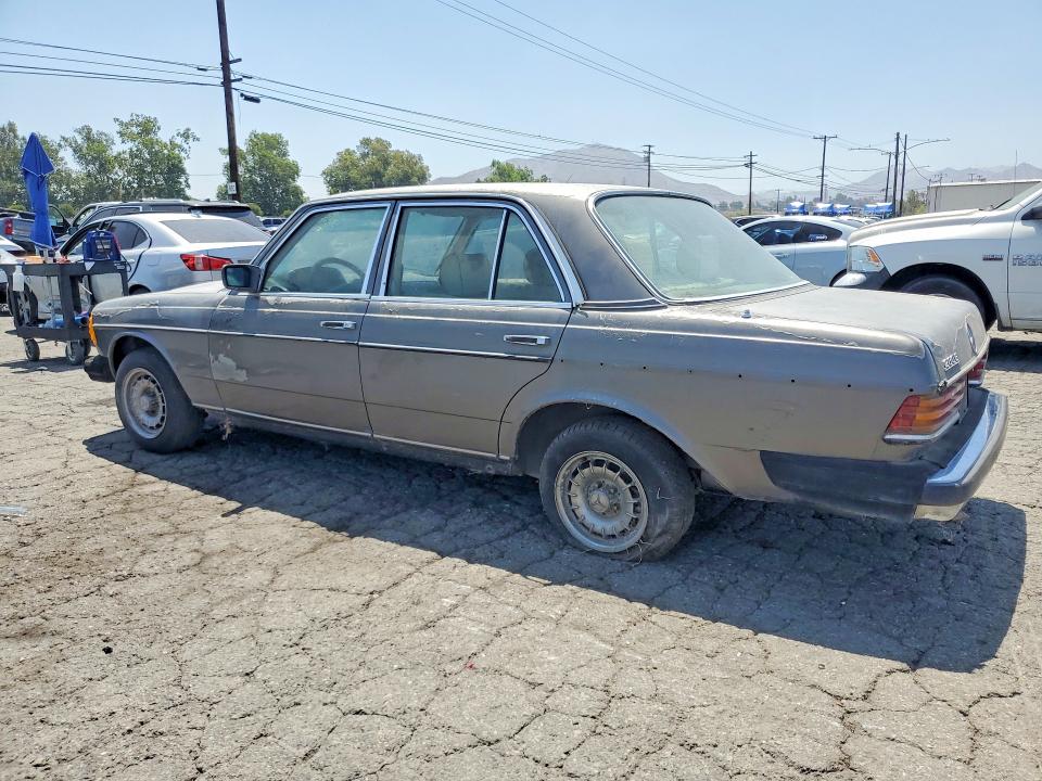 1981 Merz 280-class VIN WDB12303312090551 COPART salvage auction — NORMAL WEAR, DT, sold $150 on 2026-07-09 (photo 2)