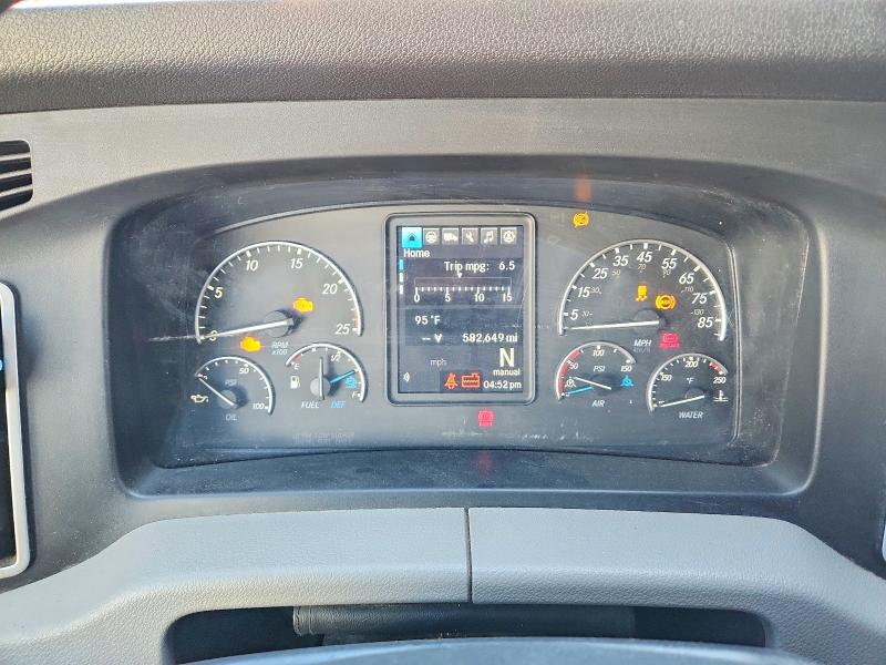 2022 Freightliner All other VIN 3AKJHHDR2NSMY8519 COPART salvage auction — SIDE, IN - DIS/DLR/EXP ONLY CLEAN TITLE, sold $6,100 on 2026-07-28 (photo 8)