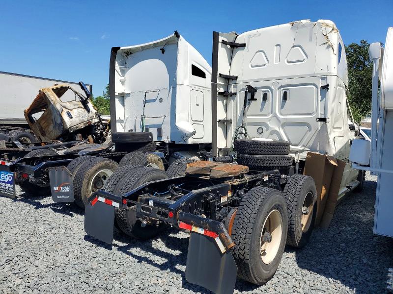2022 Freightliner All other VIN 3AKJHHDR8NSNT9120 COPART salvage auction — ROLLOVER, ST, sold $125 on 2026-07-23 (photo 4)