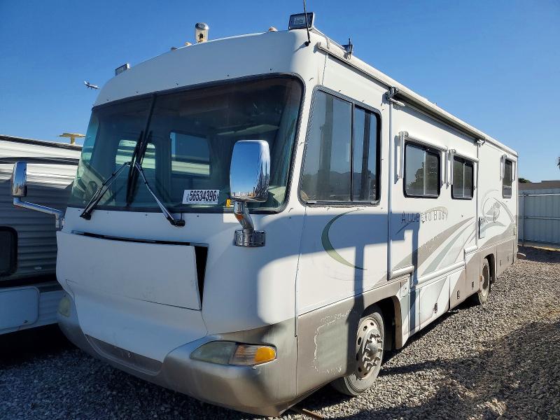 2000 Frht All other VIN 4UZ6XFBA5YCF99159 COPART salvage auction — MINOR DENT/SCRATCHES, NV - CERTIFICATE OF TITLE, sold $2,850 on 2026-07-29 (photo 2)
