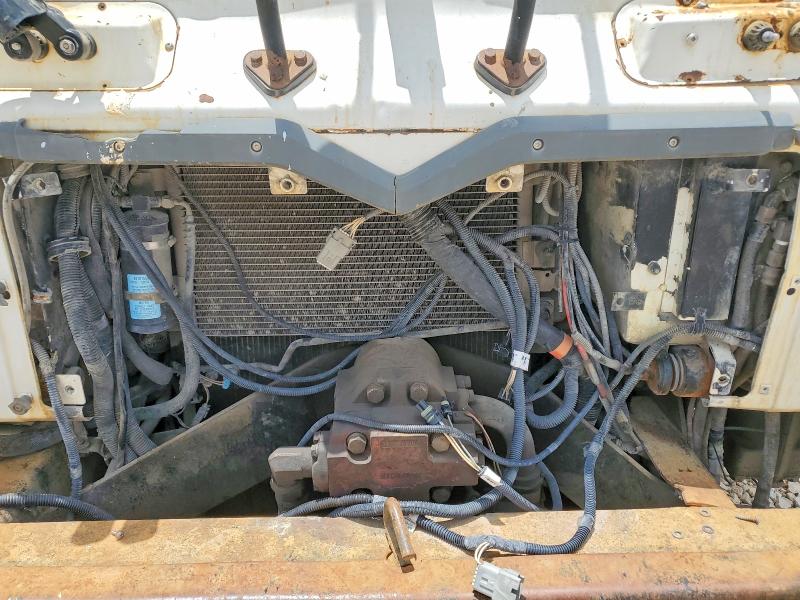 2011 Mack All other VIN 1M2AV02C0BM006563 COPART salvage auction — SIDE, CD, sold $1,300 on 2026-07-09 (photo 7)