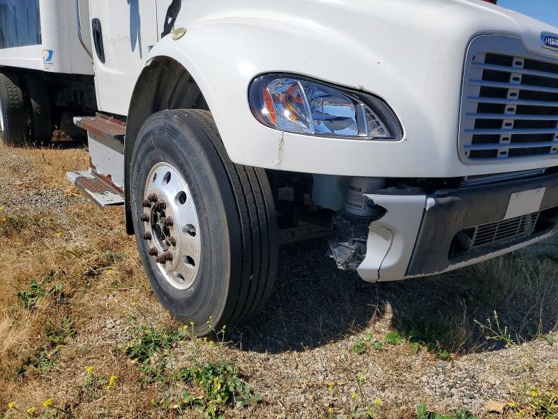 2015 Freightliner All other VIN 3ALACXDT6FDGF3430 COPART salvage auction — VANDALISM, CA - SALVAGE CERTIFICATE, sold $3,150 on 2026-07-09 (photo 9)