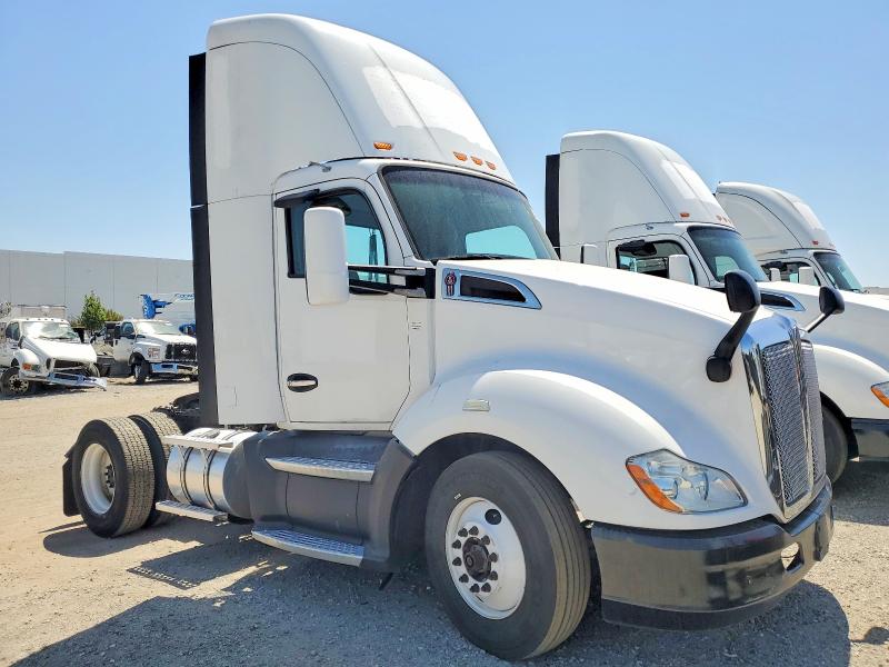 2017 Kenworth All other VIN 1XKYA48X4HJ160370 — COPART salvage auction photo
