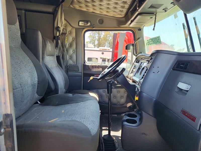 2018 Kenworth All other VIN 1XKAD49X6JJ147164 COPART salvage auction — NORMAL WEAR, CT, sold $16,200 on 2026-07-21 (photo 5)