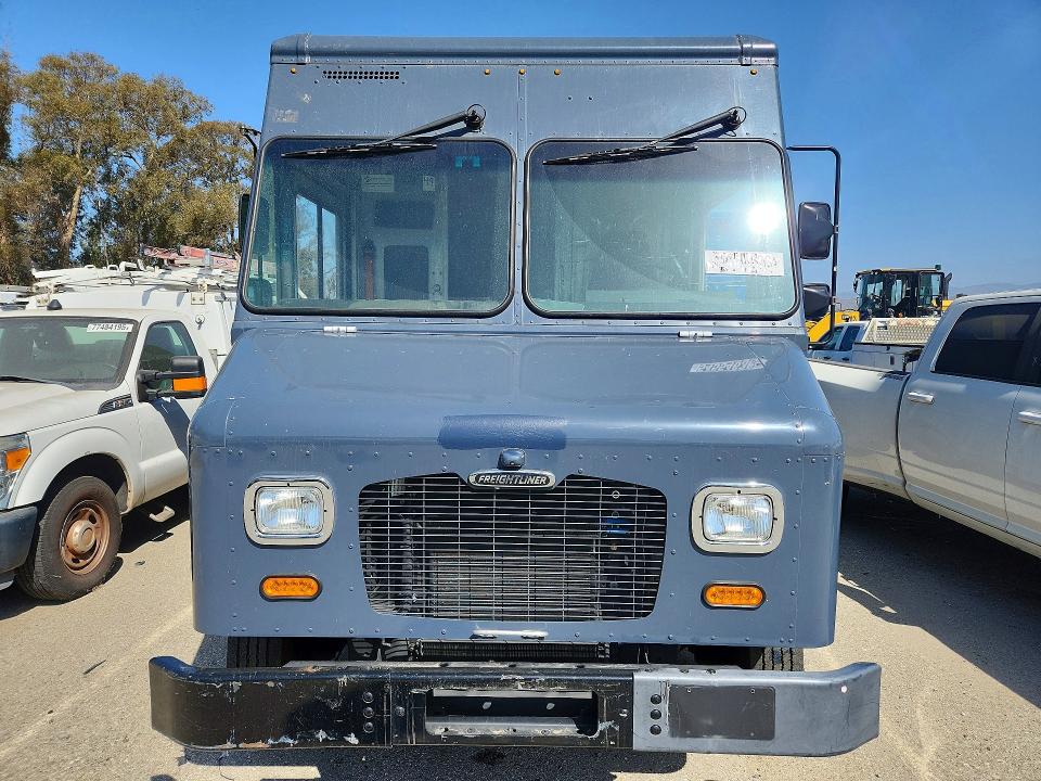 2020 Freightliner All other VIN 4UZAC2EA2LCMH8049 COPART salvage auction — MINOR DENT/SCRATCHES, CA - CERTIFICATE OF TITLE, sold $26,000 on 2026-07-31 (photo 5)
