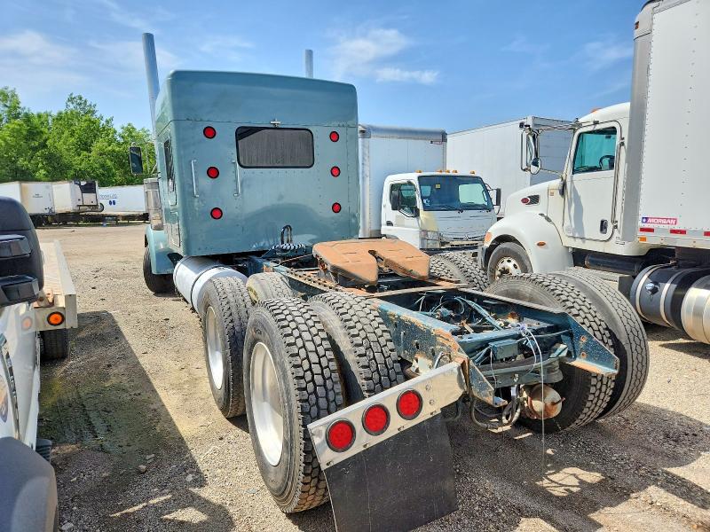 2000 Kenworth All other VIN 1XKWDB9XXYJ851694 COPART salvage auction — NORMAL WEAR, CO - DEALER ONLY SALVAGE TITLE, sold $11,200 on 2026-07-09 (photo 3)
