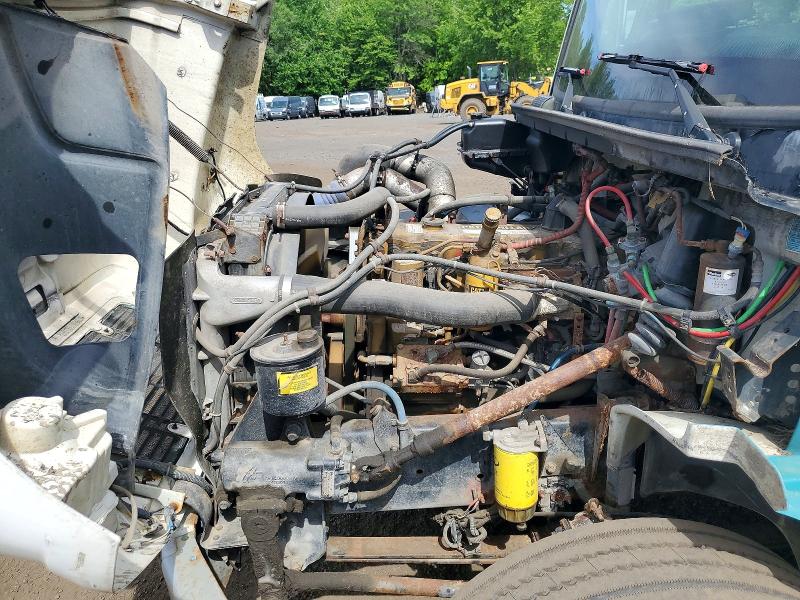 2001 Freightliner All other VIN 1FV6GJBC91HH58108 COPART salvage auction — MINOR DENT/SCRATCHES, VT - CERTIFICATE OF TITLE, sold $400 on 2026-07-31 (photo 7)