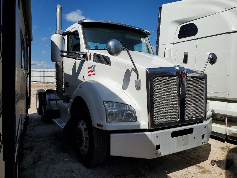 2017 Kenworth All other VIN 1XKZDK9X1HJ163970 COPART salvage auction — MINOR DENT/SCRATCHES, OH - CERTIFICATE OF TITLE, sold $4,250 on 2026-07-28 (photo 1)