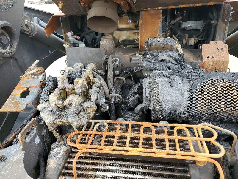 2013 Cat Constructi VIN CAT0420FTSKR01295 COPART salvage auction — BURN, FL - BILL OF SALE, sold $25,500 on 2026-07-31 (photo 9)
