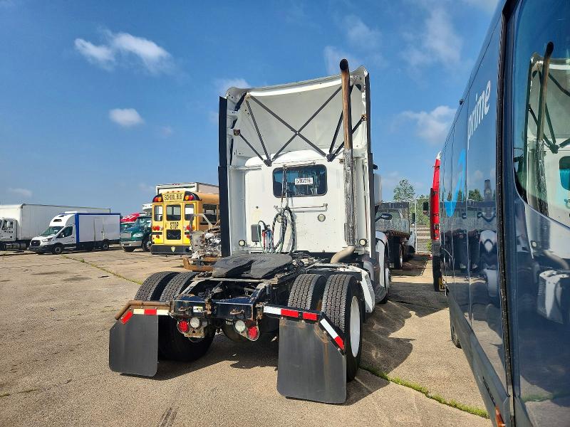 2019 Peterbilt All other VIN 1XPBA48X0KD478590 COPART salvage auction — MINOR DENT/SCRATCHES, CT, sold $6,000 on 2026-07-07 (photo 4)