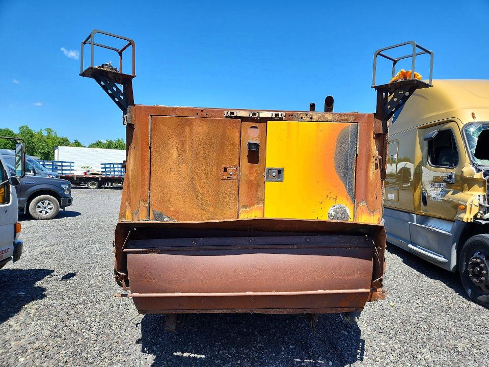 2014 Intl 4000 serie VIN 1HTJTSKN4EH027617 COPART salvage auction — REAR END, CT, sold $2,450 on 2026-07-27 (photo 6)