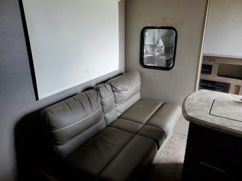 2021 Aide Trailers VIN 5ZT2ARZB3MX020947 COPART salvage auction — MINOR DENT/SCRATCHES, TX - SALVAGE TITLE-FLOOD DAMAGE, sold $3,200 on 2026-07-21 (photo 8)