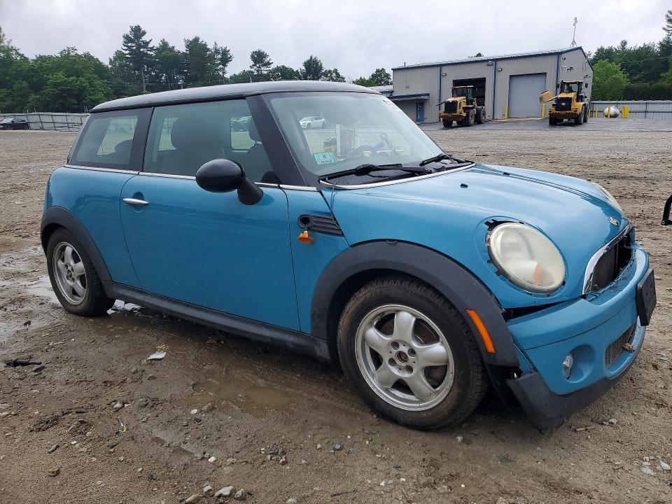 2009 Min Cooper VIN WMWMF33539TU69522 COPART salvage auction — WATER/FLOOD, CT, sold $100 on 2026-07-16 (photo 4)