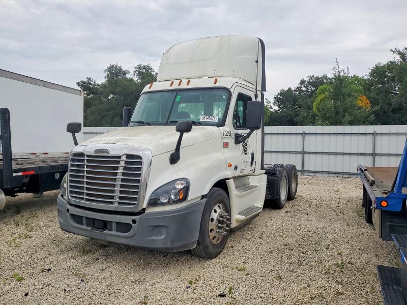 2017 Freightliner All other VIN 1FUJGEDRXHLHM7522 COPART salvage auction — MECHANICAL, WA - VEHICLE CERT OF OWNERSHIP-TITL, sold $15 on 2026-07-28 (photo 2)
