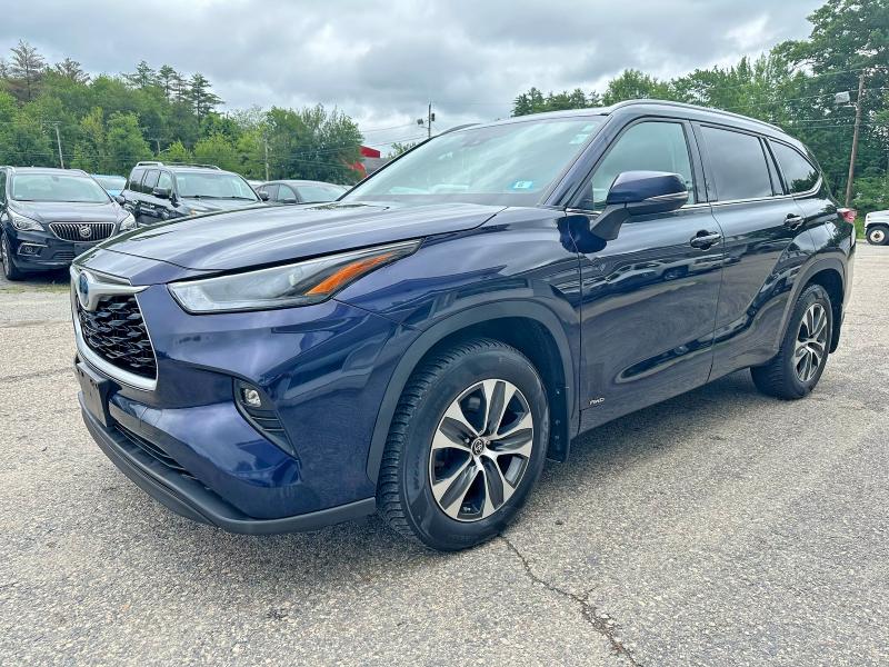 2022 Toyota Highlander VIN 5TDGBRCH2NS556944 COPART salvage auction — MINOR DENT/SCRATCHES, NH - CERTIFICATE OF TITLE (P), sold $20,300 on 2026-07-09 (photo 2)