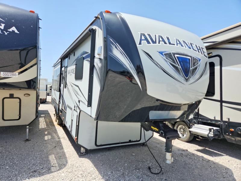 2018 Keystone rv Avalanche VIN 4YDF32024JE760495 — COPART salvage auction photo