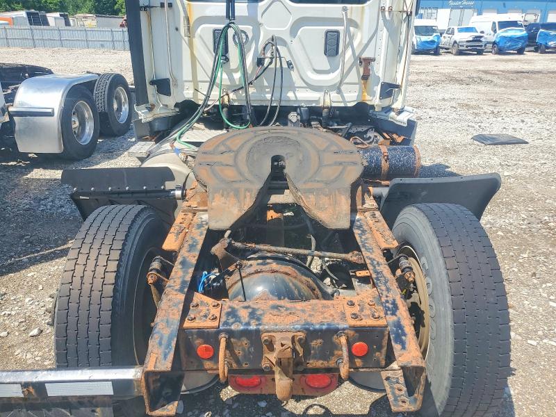 2017 Freightliner Cascadia 113 VIN 3AKBGADV9HSJD0569 COPART salvage auction — FRONT END, IN - CERTIFICATE OF TITLE, sold $175 on 2026-07-23 (photo 6)