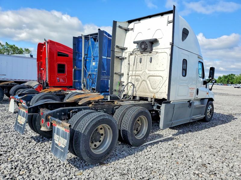 2019 Freightliner All other VIN 3AKJGLDR8KDKG6407 COPART salvage auction — NORMAL WEAR, NY - CERTIFICATE OF TITLE, sold $18,750 on 2026-07-14 (photo 4)