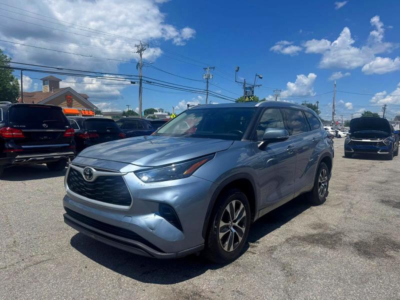 2022 Toyota Highlander VIN 5TDGZRAH0NS123413 COPART salvage auction — NORMAL WEAR, WV - CERTIFICATE OF TITLE (P), sold $22,900 on 2026-07-10 (photo 2)