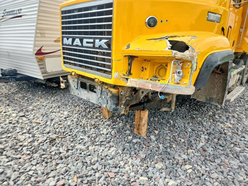 1998 Mack All other VIN 1M2AD62C6WW006986 COPART salvage auction — FRONT END, CT, sold $4,600 on 2026-07-07 (photo 9)