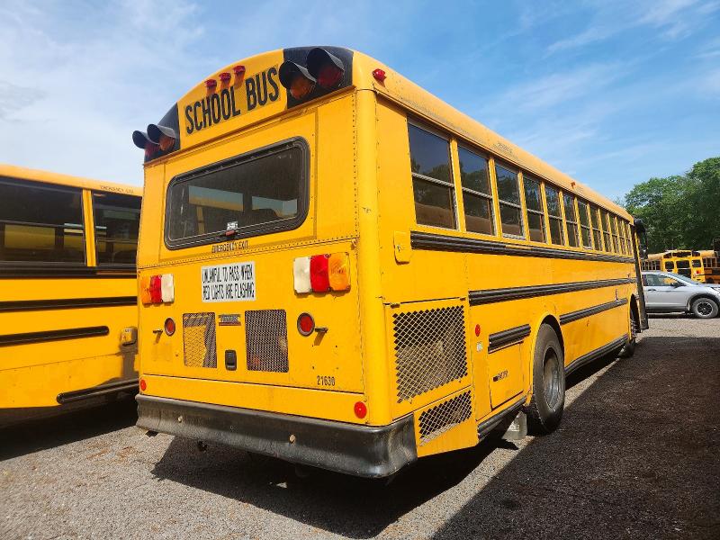 2012 Thomas Saf-t-liner hdx VIN 1T7YN4E20C1150021 COPART salvage auction — NORMAL WEAR, RI - CERTIFICATE OF TITLE, sold $1,650 on 2026-08-12 (photo 4)