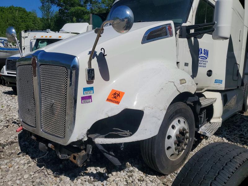 2017 Kenworth All other VIN 1XKYDP9X8HJ145863 COPART salvage auction — FRONT END, MA - CERT OF TITLE-SALVAGE, sold $4,600 on 2026-07-30 (photo 9)