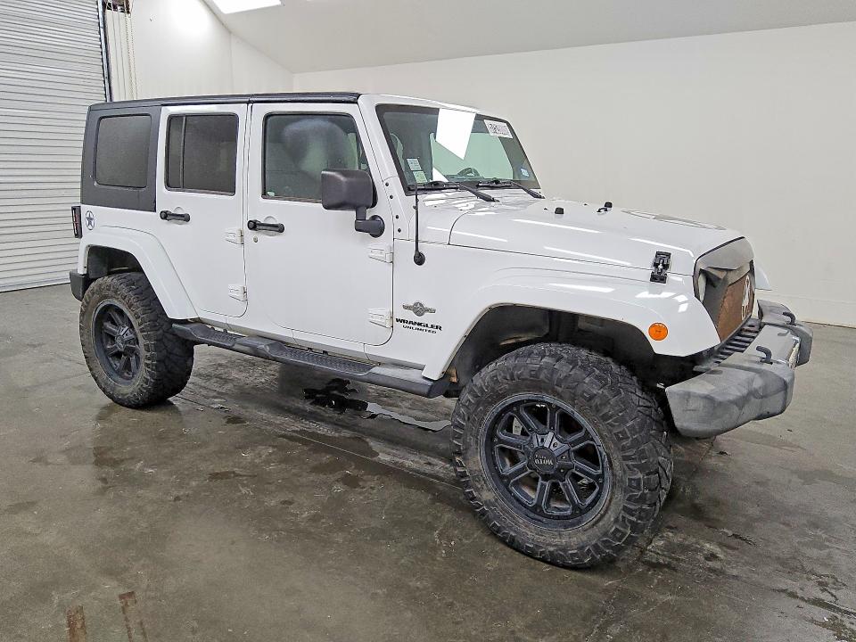 2013 Jeep Wrangler / VIN 1C4BJWDG6DL613986 COPART salvage auction — MINOR DENT/SCRATCHES, Tx - Certificate Of Title, sold $5,200 on 2026-07-09 (photo 4)