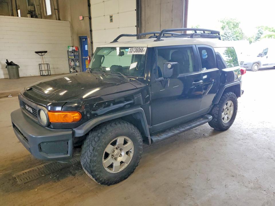 2007 Toyt Fj cruiser VIN JTEBU11F370009755 — COPART salvage auction photo
